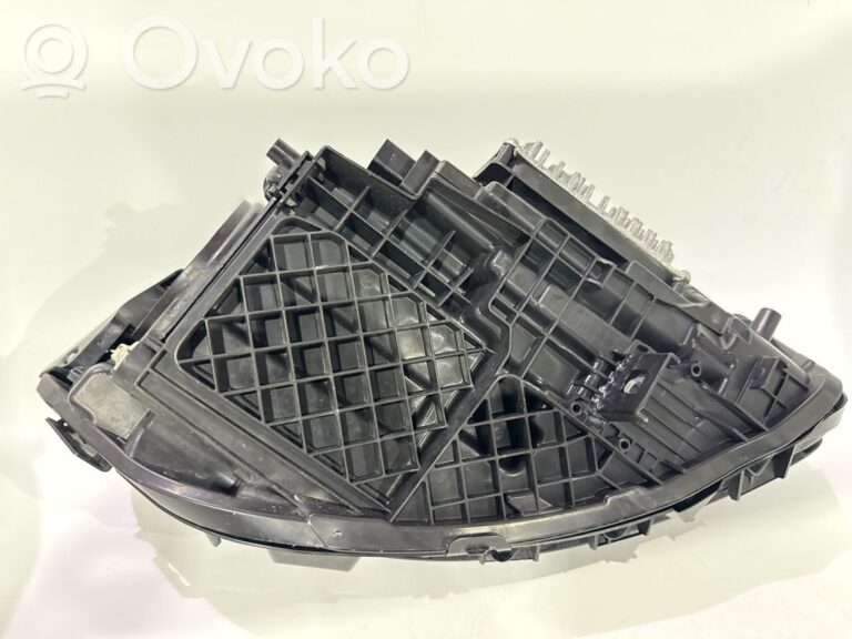 00c9a85772aad5c535012a7bf309fea2-fb9a99a3457ca0d64059b0777c44696a_headlight_headlamp