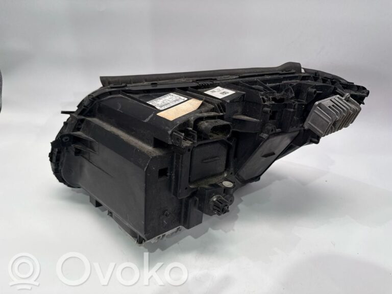 03a6a918ee4549b3587904044bff938b-da68d7ac46d7a1754346b7eb12062886_headlight_headlamp