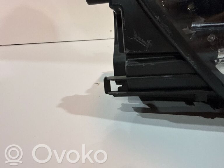 094698087e7fcca47c54c7b2adc05bf1-a6b4727b52128a7cf8ae2e128b8c9f05_headlight_headlamp