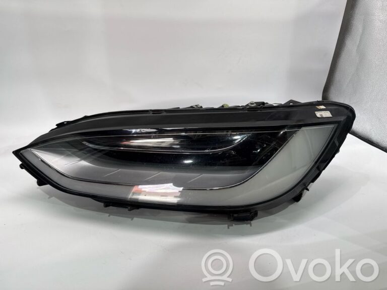 0f1a546f29dae1857abb04b64383d063-7cee0bf63e524327d3a1d6682a3ea10a_headlight_headlamp