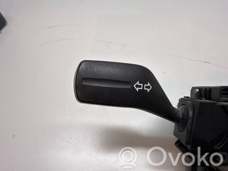 1b55553ba591283933f3c57bf648e583-dcfcc58f8eaf57cdb6c3c6122cf88324_wiper_control_stalk