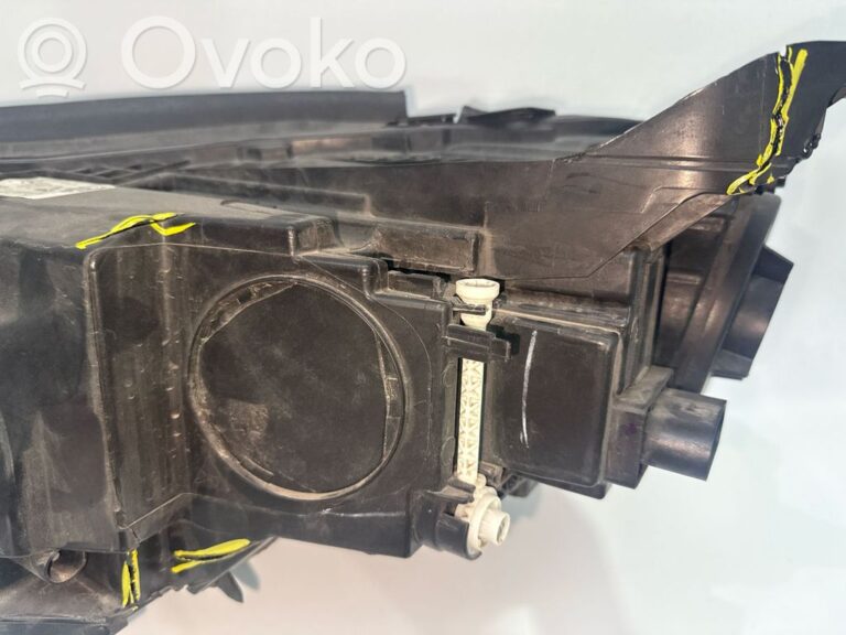 1c7c0e0d3ddc90d9bcbd45e042e3b58d-ea2d04609ed8d7735370c4a894f4084a_headlight_headlamp