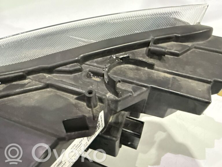 1d657b41008b4745fa102dbadda9da96-8ec487fec7887387fc9b298e3efde332_headlight_headlamp