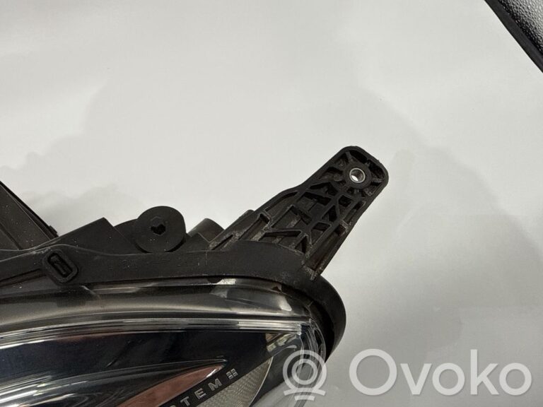 211d5ecf94ceb47d8dc8a505a25860b8-648f6359ba08c1fb7add9a15037516bb_headlight_headlamp