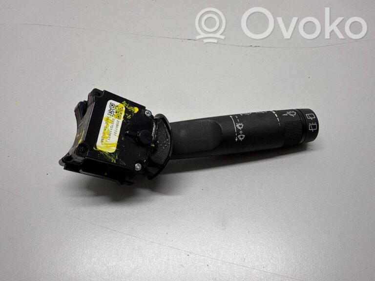 221e5a3561a1df6c8263e3963c762c22-030c694165c0b857ec55a7bacb0d8aa5_wiper_control_stalk