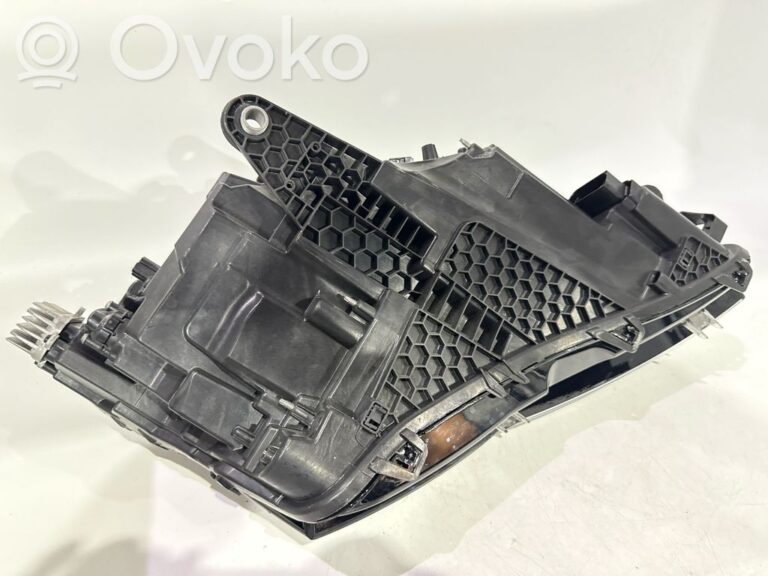 2b77bf53925526265725f5917a26c8a8-2ecbb0246fcbf75bececd7d520faa7f5_headlight_headlamp