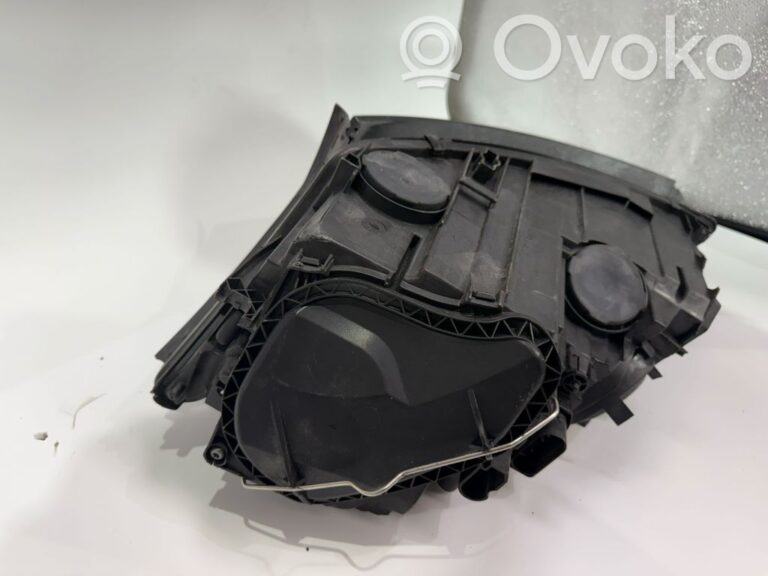 32a6b18f40036692145c25c0baa6bf37-cd0336c8e71a4cf03d50605bad82d46b_headlight_headlamp