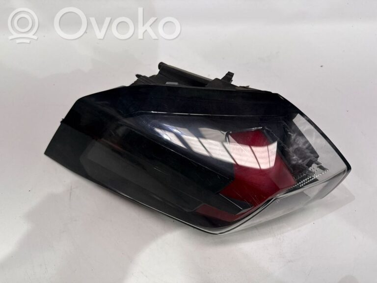 331377ae432827d3c3fbb8c4f90911c8-1fc0b974e80c56847c7c3927e39eb214_rear_tail_lights