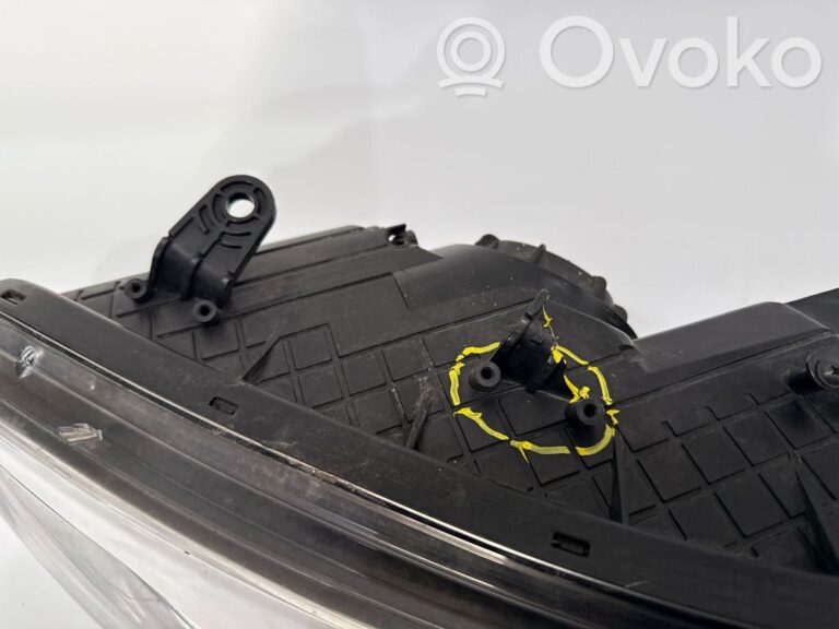 421ecec4cde7715d66b5876cd4939f93-a7f0d6cfc6e3662016968de1bbcb8db1_headlight_headlamp