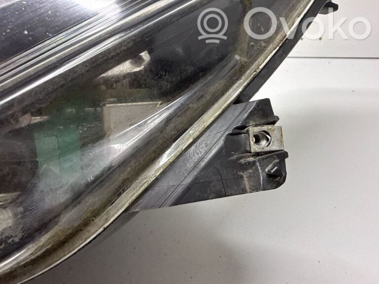 4b0a09a27ea929f9e2927eefc5e405ce-98ecb86dfad66faf593b828f35136593_headlight_headlamp