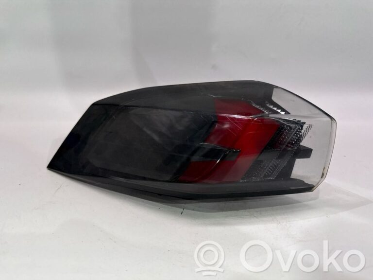 4cf8280d2728751e7d24694f523703ec-dce86ae0df078bc50cede818e4b89b76_rear_tail_lights