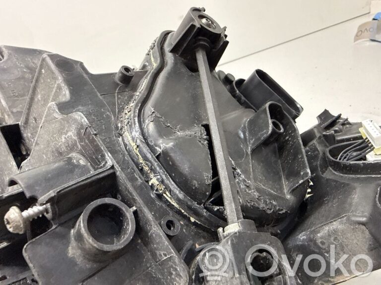 4e102260b619bb51a5ab014c7ee1e189-de0102d6a4318fd0d8272b74659ce1e9_headlight_headlamp