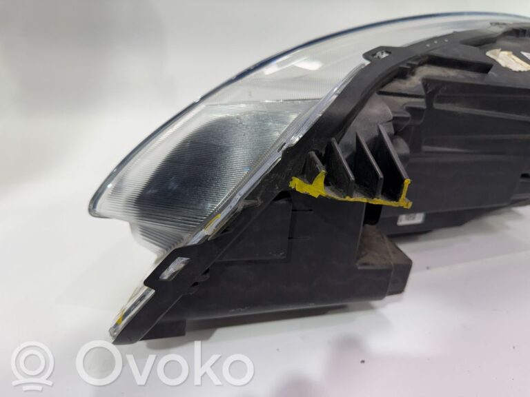 50b17af4f2b669b0a32529dd2a60a2a2-3c8352c5b393785059f0497794d11610_headlight_headlamp