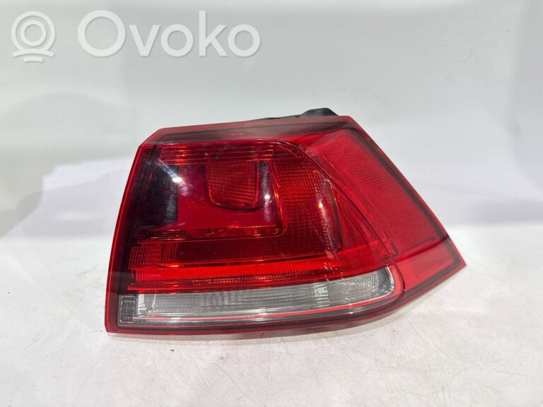 5ad8b364fb9c4aef524873c2d6df753d-ba6cf40998c04388e447c0e06220d094_rear_tail_lights