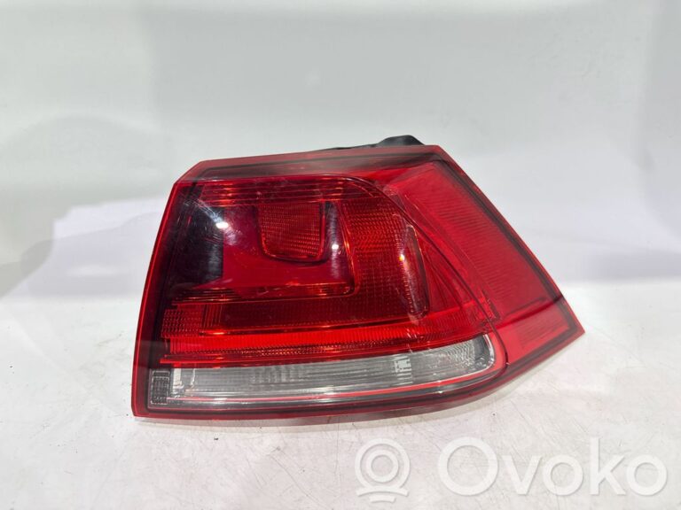 5ad8b364fb9c4aef524873c2d6df753d-ba6cf40998c04388e447c0e06220d094_rear_tail_lights