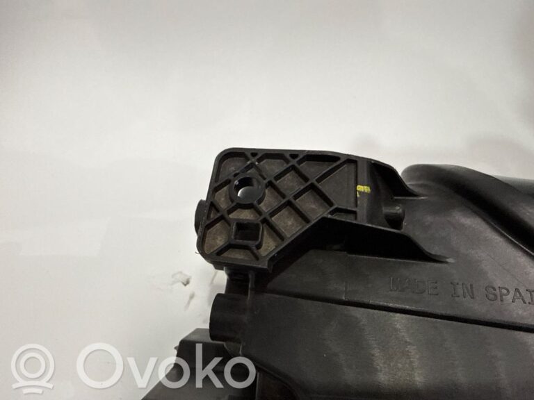 5ae234486b68b7e2df54094bee60ffc6-d3e7171c415b59f2267e0c257aef7105_headlight_headlamp