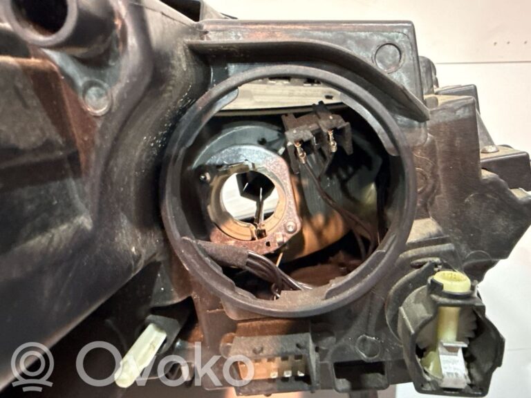 66dbd2bd7fb3a5cd2f189de12758da6a-809fea8db8bf88bfaab0451522fa5dda_headlight_headlamp