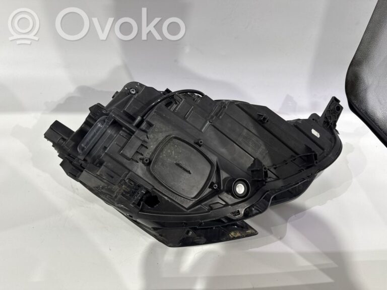 6820c33057b8876a6b8381d3e332f543-9029355884121af958a18321dc0fba33_headlight_headlamp