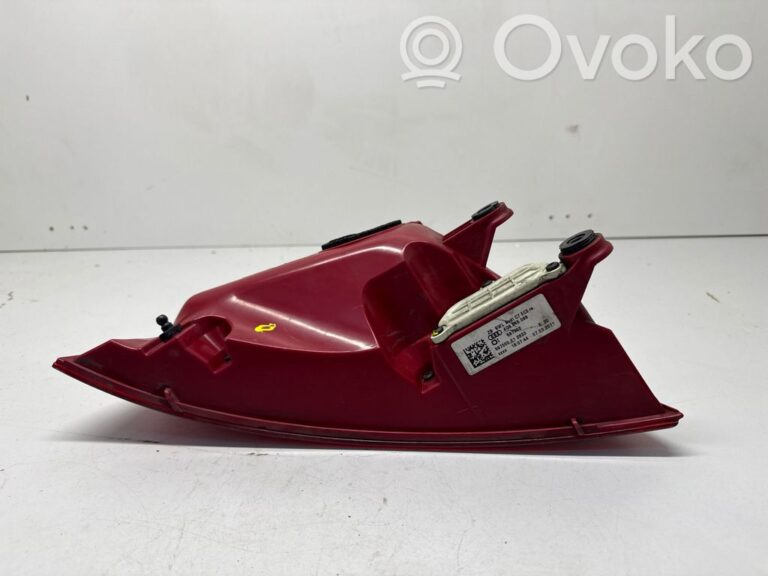 6f2a2557341e64c8630a671352aaaeba-c6a53cdddb22c1325d7a2c598806d4de_rear_tail_lights