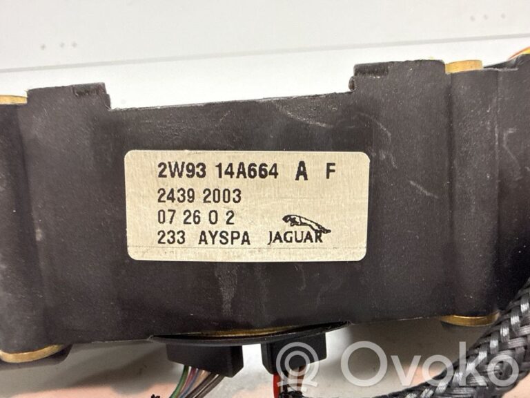 73470c879554a9565a0401b8a4aeb0e9-2ee43e9ac9a2279f367c90794b1a11f7_wiper_turn_signal_indicator_stalk_switch