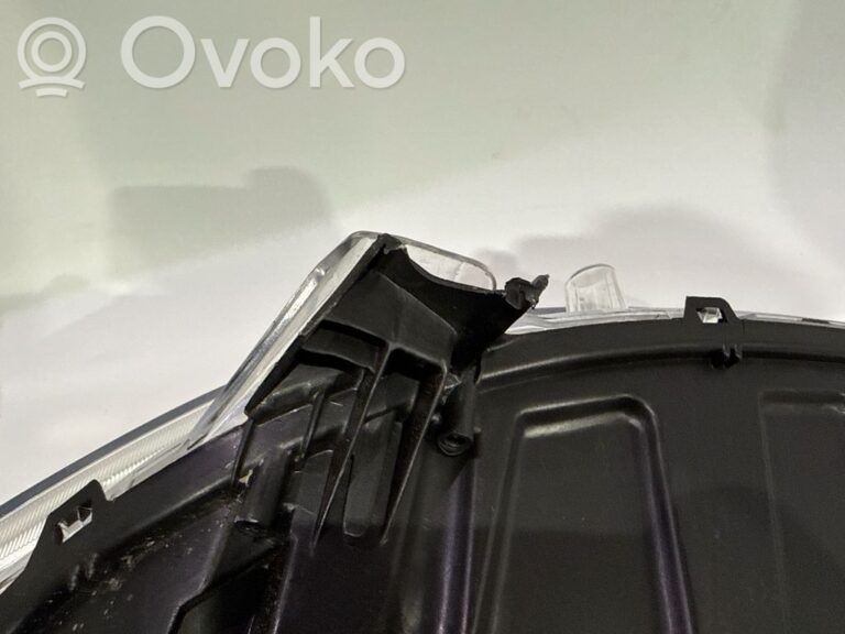 766202d9ca1f72714f99907d7ca25b0a-fca5a11e91339098563fb32c9d829dc4_headlight_headlamp