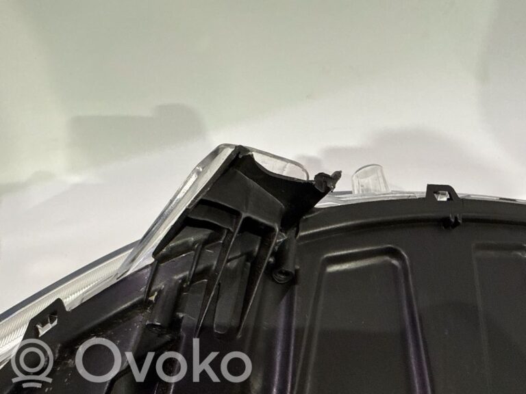 766202d9ca1f72714f99907d7ca25b0a-fca5a11e91339098563fb32c9d829dc4_headlight_headlamp