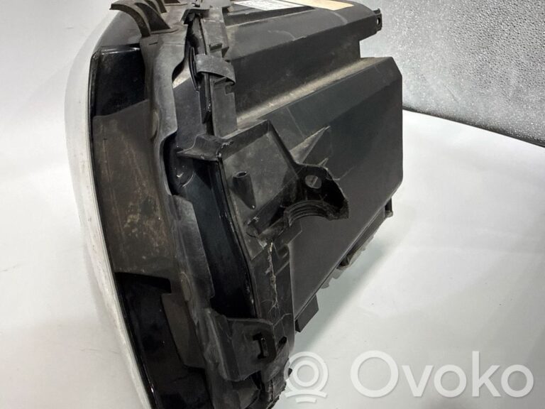 7a4ad06cfa562a40e3ec1d1117fbba73-be819888fd730e759a31844ba46c1d80_headlight_headlamp