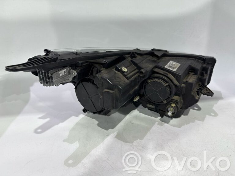 7c68bab4e904b800bfe5398b08fa60c2-e30403409949c3b90af9df7e01620097_headlight_headlamp