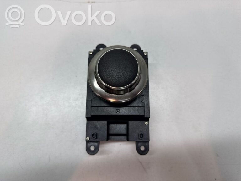 7c880257e703d43be44793d5e00200b5-daf78755e6cfedf42d6174257c97895d_head_unit_multimedia_control