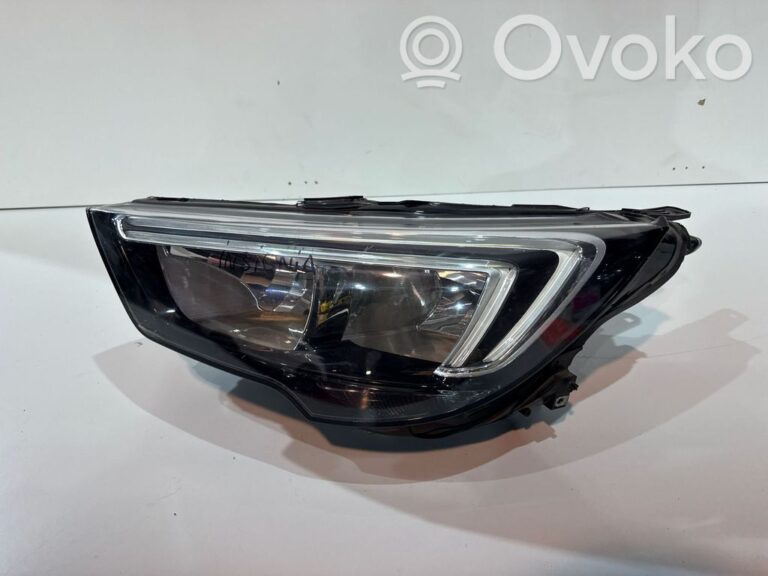 8206c941ded90f51224de2a05dc5501a-c5f0ea38ed25b4fdc53a3c378119514f_headlight_headlamp