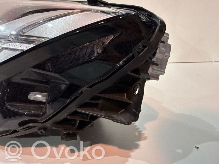 822be88f846f3c1803c5bd7ab11c95bb-3b669714338ef72f194e99de2a278c99_headlight_headlamp