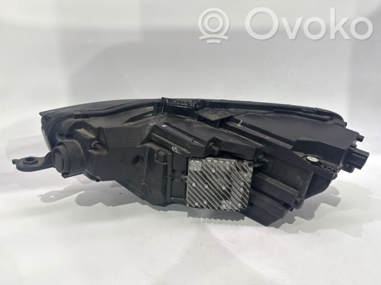 8719d24eefc0176cb32ce9fecbea5ab6-7d9e37da47010985fbb4c63df4a6d428_headlight_headlamp