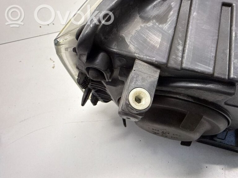 9101c7977130f39949eef8f5021908ab-7210c505c75edc9c3056ccb7f68b601d_headlight_headlamp