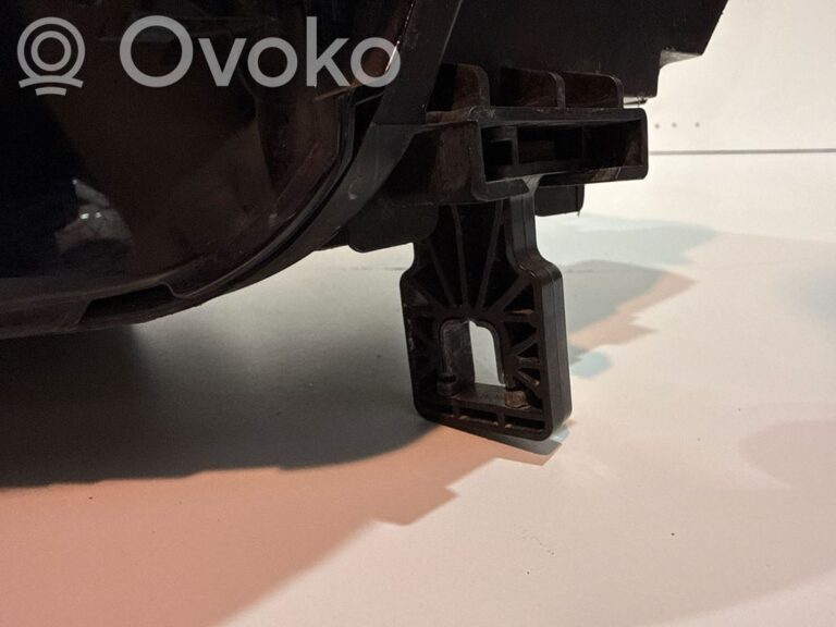 92e40207d9c0d62b8cfe0332c2255ab6-9d37d7f9a6e1ed1f1f1ac6dd25d49cd5_headlight_headlamp