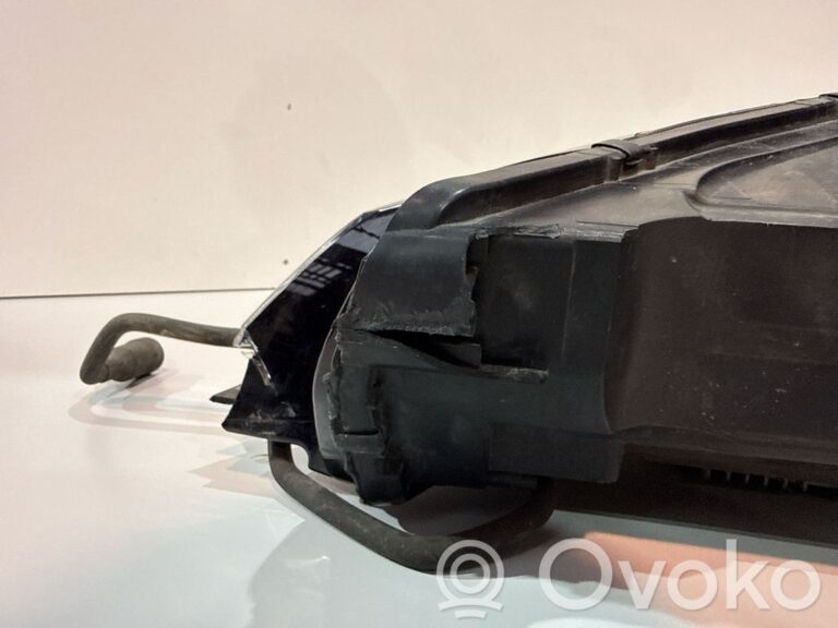 9362779c771f4e95f4e53b7b49d23c92-ee545318de44cbe58556df63d1483457_headlight_headlamp