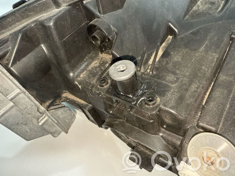 956db65b74bd2afdebc0402d35fbadeb-aa5455460273428081e76588b9366ee6_headlight_headlamp