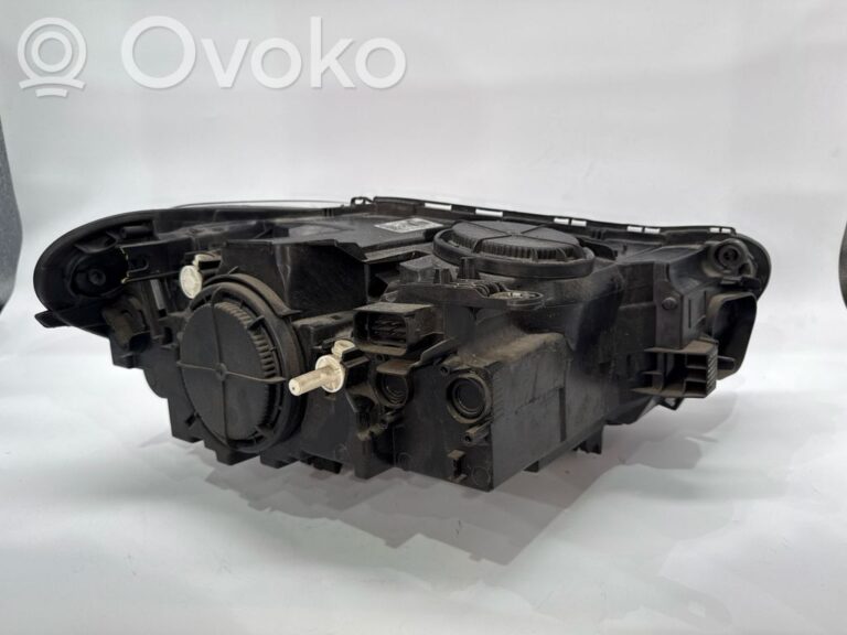 a03a0a3f5c56512a13ee532ed407eee9-c60cedf8131f4dadf3713710b91c67a5_headlight_headlamp