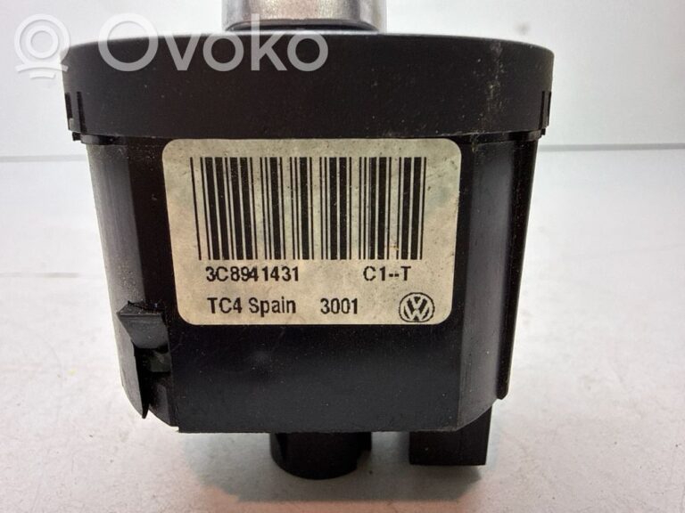 a2411311799795c083a77f8545f0437c-7e77816dcf0782e7728a992eebc29594_light_switch