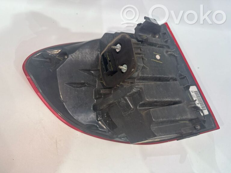 a2d5c1449b61b7936de32e4ce8df8766-1e263487e230b1600d7a548cab592428_tailgate_rear_tail_lights