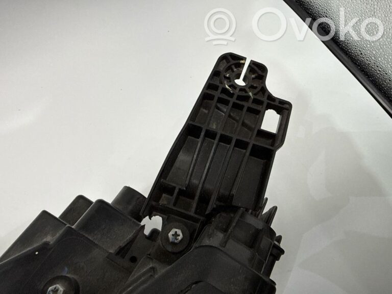 a3ab0aa163c7bd47e51a71f6be06a08b-74152fc97d6a104f9e37a9df8913d758_headlight_headlamp