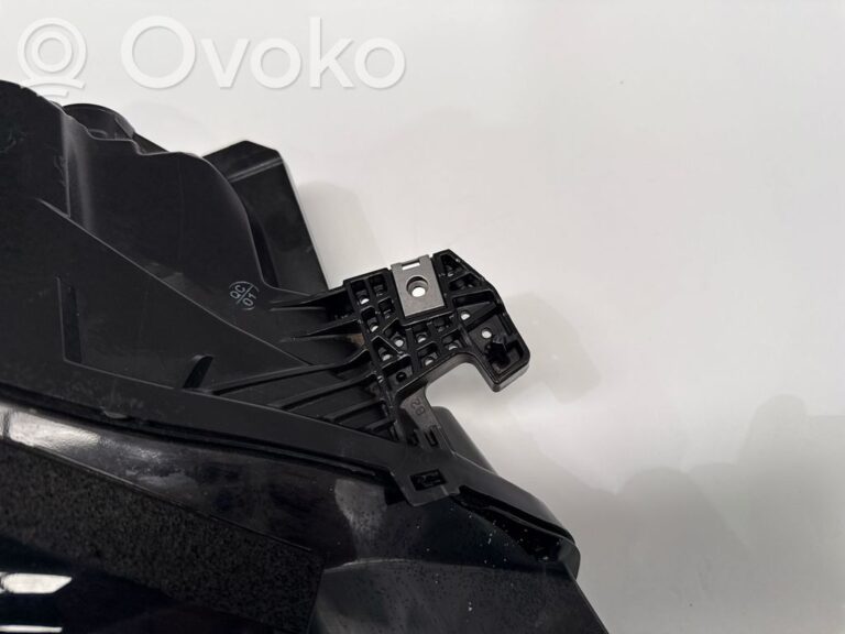 a775715acad7a2e0dd2f00ef98c4691a-e4f818e46636cbc34f632ece74851f96_headlight_headlamp