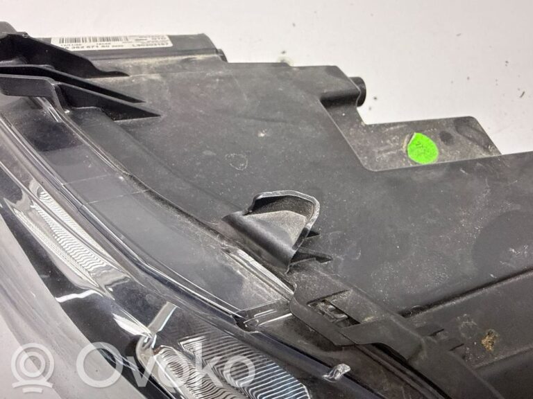 aadb8727196d99031e979e63ca12be2f-7bb3c2aef4ed30479021a9a30ea8aac2_headlight_headlamp