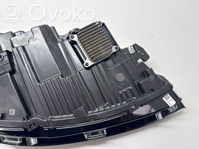 ab49ed1ee4c2e76a1e51695b07e6279c-812dc7177700eb1a2edd26a7f7fea1e4_headlight_headlamp