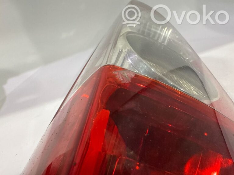 ade034313cc7826cc6e1a7a632b153dd-1df25a3bff9780db2b34f69854899edb_rear_tail_lights