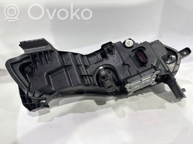 af95ae303b9f72e54d7e3f0c12ce10fc-a64fd223a16a1d8884b4836615932809_headlight_headlamp