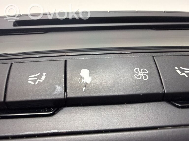 b1ae057ea69fa33c095cf24c87a33f15-e70d7706280fb426ab4cfde4daffdf85_climate_control_unit