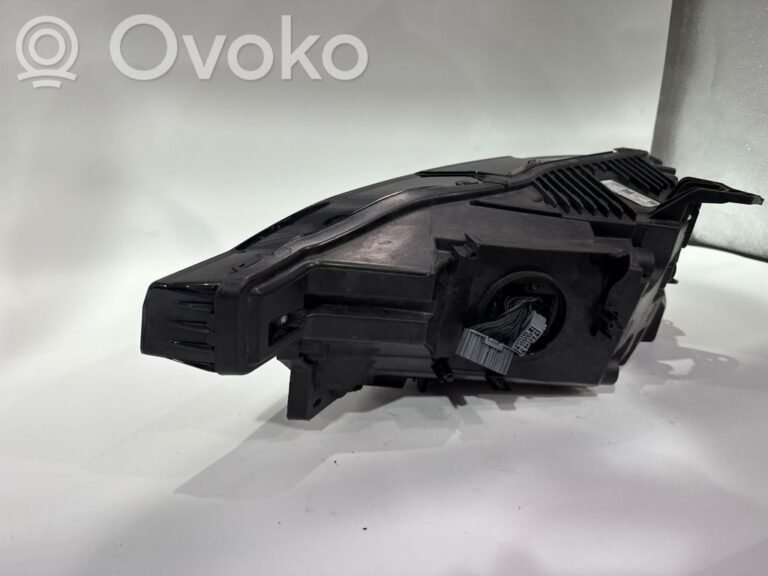 b7a9245394fe212a572a276104735c29-eeee4724021bd52dc40ec31377ed250c_headlight_headlamp