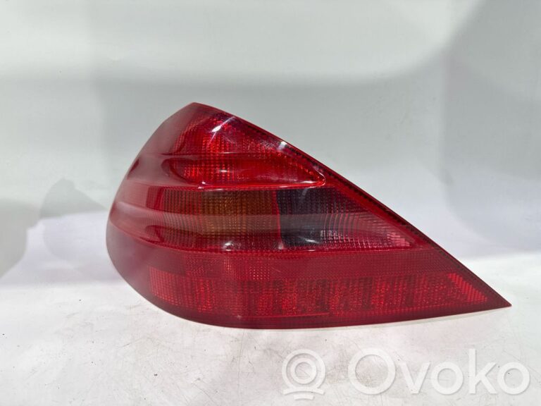 bbb27a162d30b408578398a5e7971063-1bf2421ddd99082916eaaebaedb1c029_rear_tail_lights