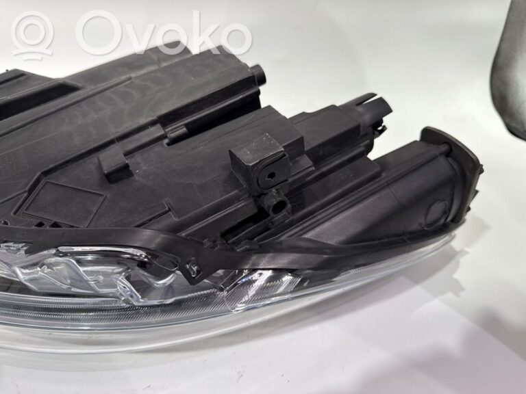 bbe81f18ad574f02cffb1e3741085dc5-988695072530c3ab30d9fce2c85371e1_headlight_headlamp