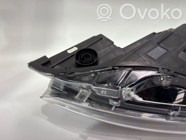 c1241c869e86a0cabcc3db8782c6a1b7-bb759448a1b2770be3acf63b3dbecd08_headlight_headlamp